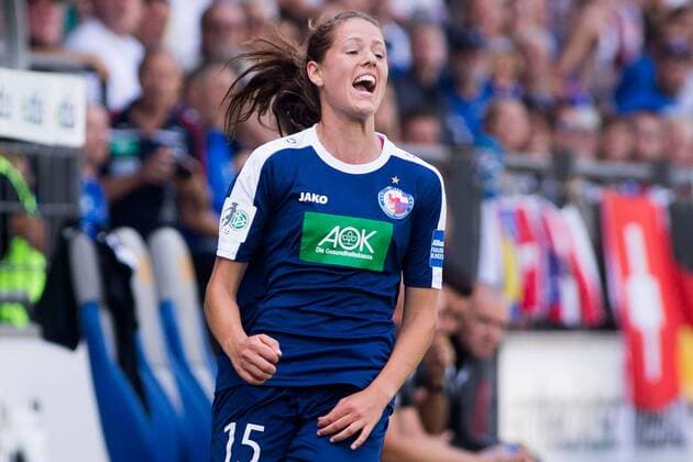 10.09.2016, xfrx, Fussball 1.Bundesliga Damen, Turbine Potsdam - 1.FFC Frankfurt v.l. Inka Wesely (1.FFC Turbine Potsdam) frustriert,traurig,wuetend,fassungslos Potsdam