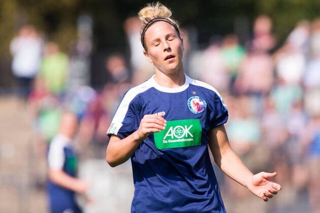 10.09.2016, xfrx, Fussball 1.Bundesliga Damen, Turbine Potsdam - 1.FFC Frankfurt v.l. Svenja Huth (1.FFC Turbine Potsdam) frustriert,traurig,wuetend,fassungslos Potsdam