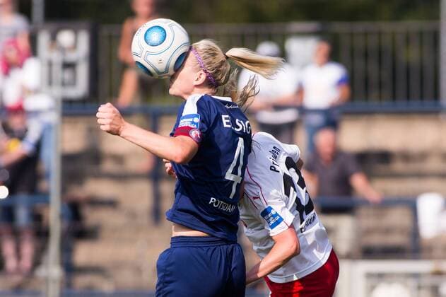 10.09.2016, xfrx, Fussball 1.Bundesliga Damen, Turbine Potsdam - 1.FFC Frankfurt v.l. Johanna Elsig (1.FFC Turbine Potsdam),Marith Prießen (1.FFC Frankfurt) Potsdam
