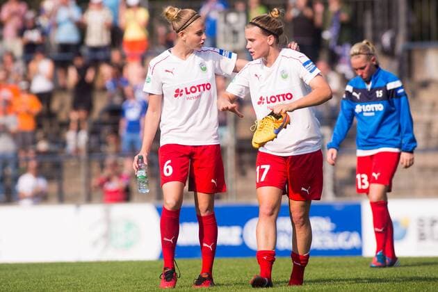 10.09.2016, xfrx, Fussball 1.Bundesliga Damen, Turbine Potsdam - 1.FFC Frankfurt v.l. Saskia Matheis (1.FFC Frankfurt),Nadine Anstatt (1.FFC Frankfurt) frustriert,traurig,wuetend,fassungslos Potsdam