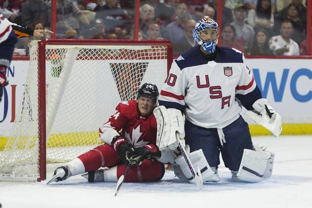 Bilder des Tages - SPORT Eishockey, World Cup of Hockey, Kanada - USA September 10, 2016: Team Canada Corey Perry (24) in the crease of Team USA goalie Ben Bishop (30) during the World Cup of Hockey game between Team USA and Team Canada at Canadian Tire Centre in Ottawa, ON, Canada. Team Canada won by a score of 5-2 over Team USA CSM World Cup of Hockey 2016: Team USA vs Team Canada September 10 - ZUMAc04_