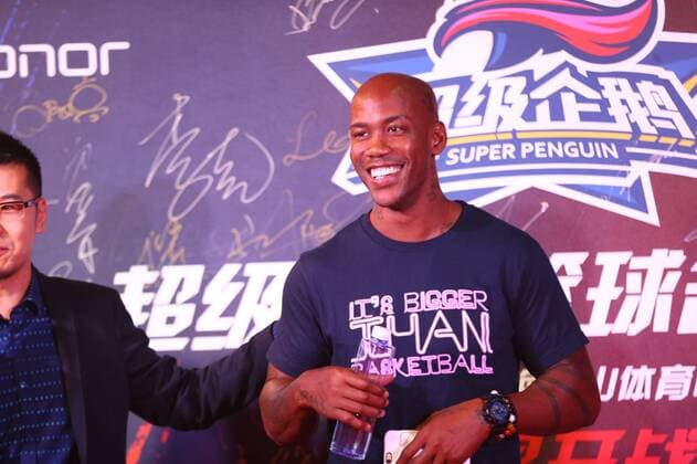 NBA, Hall of Fame Game in Shanghai, roter Teppich SHANGHAI, CHINA - SEPTEMBER 10: American retired professional basketball player Stephon Marbury arrives at red carpet of the 2016 Super Penguin Basketball Hall of Fame game on September 10, 2016 in Shanghai, China.  CFP491710046 