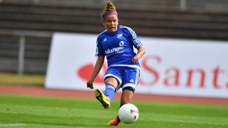 Laura Feiersinger (SC Sand) (27) Torschuss zum 0:1 Mönchengladbach, Deutschland, 11.09.2016 - Fussball, Allianz Frauen-Bundesliga, Borussia Mönchengladbach - SC Sand, Fussball, Allianz Frauen-Bundesliga, Borussia Mönchengladbach - SC Sand, xmkx