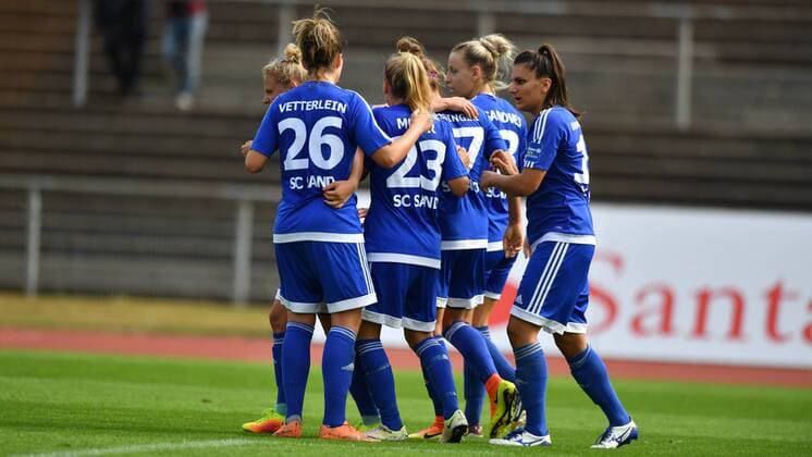Jubel, Freuen, celebrate, happy, cheer , Goal Celebration SC Sand zum 0:1 Mönchengladbach, Deutschland, 11.09.2016 - Fussball, Allianz Frauen-Bundesliga, Borussia Mönchengladbach - SC Sand, Fussball, Allianz Frauen-Bundesliga, Borussia Mönchengladbach - SC Sand, xmkx