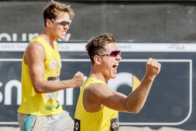 Jubel vlnr 2 David Poniewaz (KMTV Eagles Kiel ) und 1 Bennet Poniewaz (KMTV Eagles Kiel ) Deutsche Beach-Volleyball Meisterschaften 2016 Timmendorfer Strand