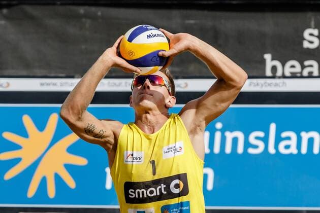 Zuspiel 1 Bennet Poniewaz (KMTV Eagles Kiel ) Deutsche Beach-Volleyball Meisterschaften 2016 Timmendorfer Strand