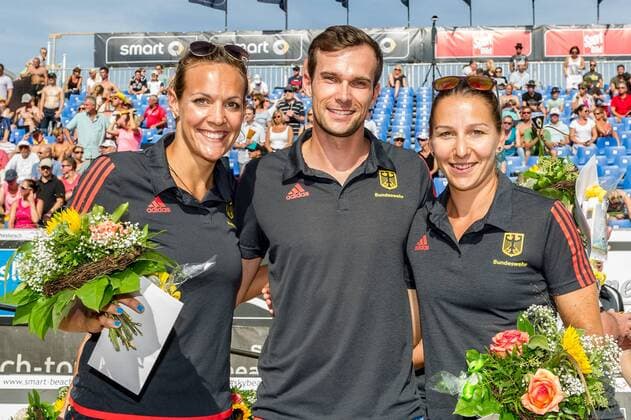 Deutsche smart Beach-Volleyball Meisterschaften 2016, 11.09.2016 Victoria Bieneck, Eric Koreng, Julia Grossner (Ehrung bei den Deutsche smart Beach-Volleyball Meisterschaften 2016 am 11.09.2016, Timmendorfer-Strand. xPWx