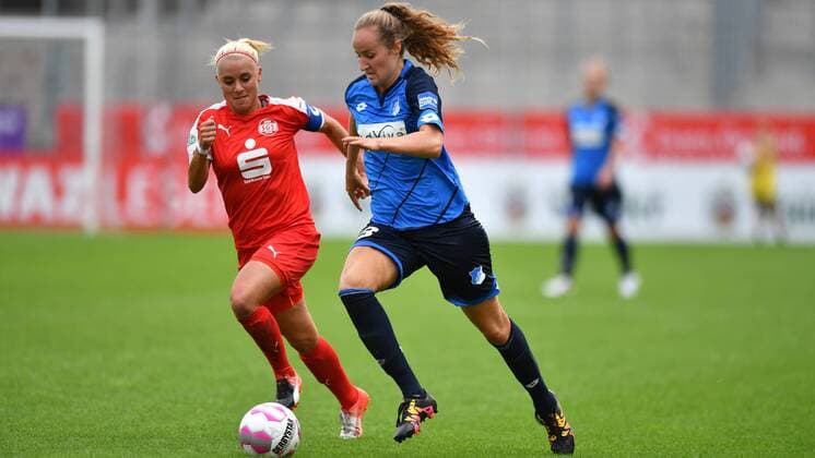 Bild v.L. Ina Lehmann (SGS Essen) (21) Fabienne Dongus (TSG 1899 Hoffenheim) Essen, Deutschland, 11.09.2016 - Fussball, Allianz Frauen-Bundesliga, SGS Essen - TSG 1899 Hoffenheim, Fussball, Allianz Frauen-Bundesliga, SGS Essen - TSG 1899 Hoffenheim, xmkx
