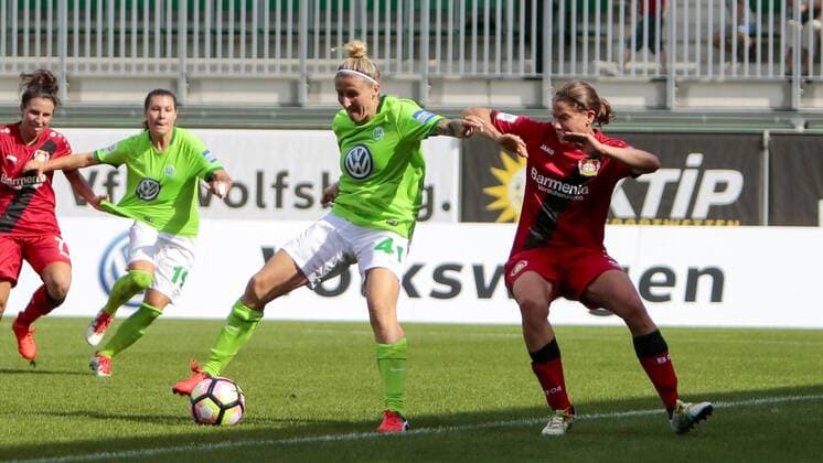 Anja Mittag (Wolfsburg, 41) Torschütze, schießt Tor, erzielt das Tor zum 1:0, Tor, Treffer, Torerfolg, scores the goal, Action, Aktion, Fussball, Allianz Frauen Bundesliga, VfL Wolfsburg - Bayer 04 Leverkusen, xtgx