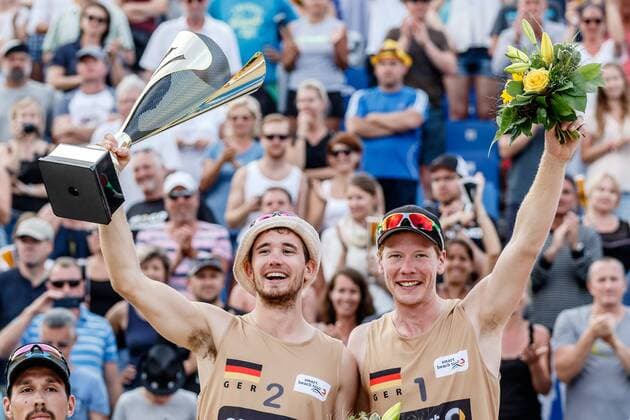 Deutscher Meister 2016 1 Markus BoÌˆckermann - 2 Lars FluÌˆggen -Der Club an der Alster- Deutsche Beach-Volleyball Meisterschaften 2016 Timmendorfer Strand