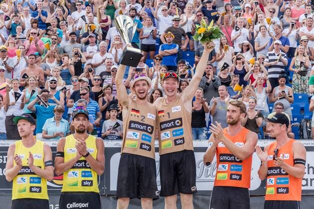 Deutscher Meister 2016 1 Markus BoÌˆckermann - 2 Lars FluÌˆggen -Der Club an der Alster- Deutsche Beach-Volleyball Meisterschaften 2016 Timmendorfer Strand