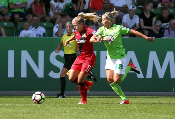 11 Nina Ehegoetz (Bayer 04 Leverkusen), Leverkusenna Goessling (VfL Wolfsburg)