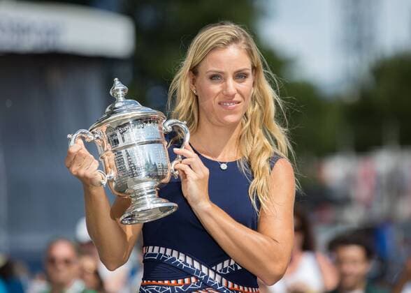 Tennis, Angelique Kerber Fotoshooting in New York ANGELIQUE KERBER (GER) mit dem US Open 2016 Pokal Tennis - US Open 2016 - Grand Slam ITF ATP Tennis Herren WTA Tennis Damen - USTA Billie Jean King National Tennis Center - New York - New York - USA - 11 September 2016.