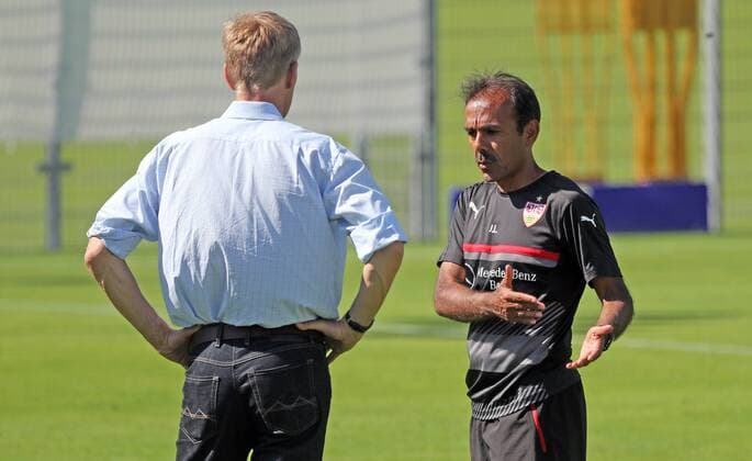 VfB Stuttgart Training Deutschland, Stuttgart, 27.07.2016, Fussball, 2. Bundesliga, Saison 2016 2017, VfB Stuttgart Training: v.l. Jan Schindelmeiser (Vorstand , Jos Luhukay (Trainer).
