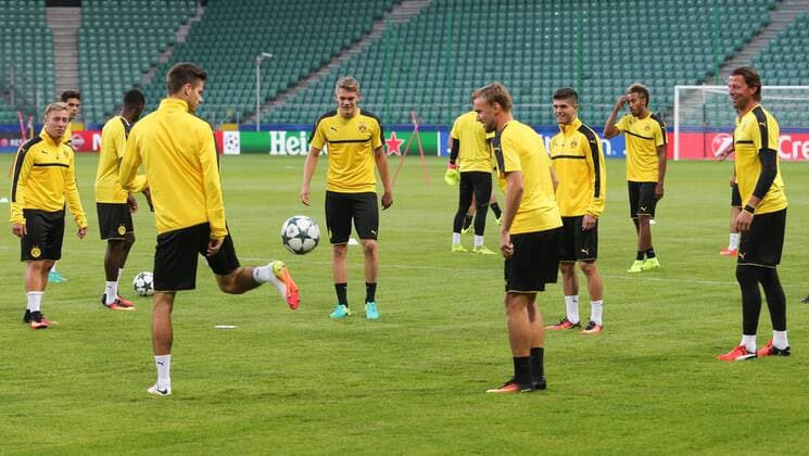 Fußball, CL, Borussia Dortmund Training 13.09.2016 - Warschau, Polen - Fussball, Champions League, Training Borussia Dortmund: Borussia training before UEFA Champions League match against Legia Warszawa  20160913toja361