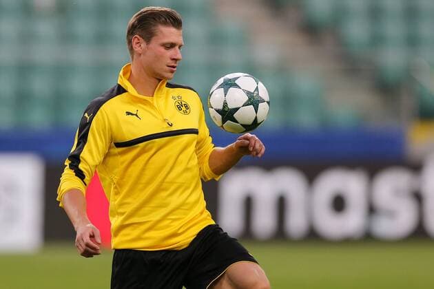 Fußball, CL, Borussia Dortmund Training 13.09.2016 - Warschau, Polen - Fussball, Champions League, Training Borussia Dortmund: Lukasz Piszczek (Borussia), team Borussia training before UEFA Champions League match against Legia Warszawa  20160913toja376