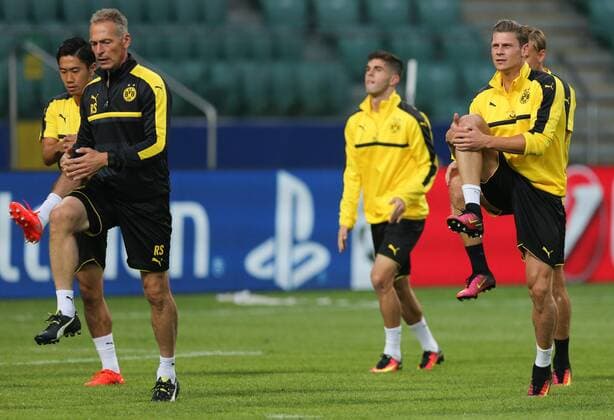 Fußball, CL, Borussia Dortmund Training 13.09.2016 - Warschau, Polen - Fussball, Champions League, Training Borussia Dortmund: Lukasz Piszczek (Borussia), team Borussia training before UEFA Champions League match against Legia Warszawa  20160913toja402