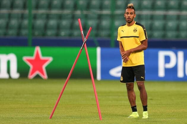 Fußball, CL, Borussia Dortmund Training 13.09.2016 - Warschau, Polen - Fussball, Champions League, Training Borussia Dortmund: Pierre Emerick Aubameyang (Borussia), team Borussia training before UEFA Champions League match against Legia Warszawa  20160913toja412