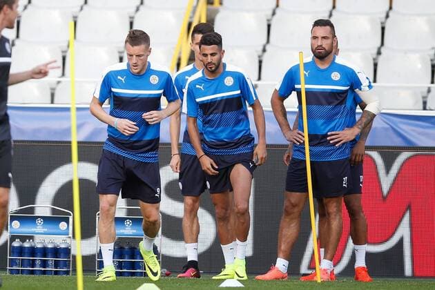 Fußball, CL, Leicester City Training Leicester s Jamie Vardy, Leicester s Riyad Mahrez and Leicester s Marcin Wasilewski pictured during a training session of English soccer club Leicester City F.C. in Brugge, Tuesday 13 September 2016. Leicester is preparing for the first game in the UEFA Champions League competition against Belgian first division soccer team Club Brugge KV tomorrow. BRUNOxFAHY  x04930827x