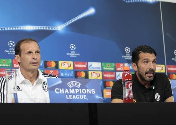 Fußball, CL, Juventus Turin Pressekonferenz September 13, 2016 - Turin, Italy - Massimiliano Allegri and Gianluigi Buffon during the press conference PK Pressekonferenz before Champions League match between Juventus v Sevilla, in Turin, on September 13, 2016. Press Conference - Juventus v Sevilla  - ZUMAn230