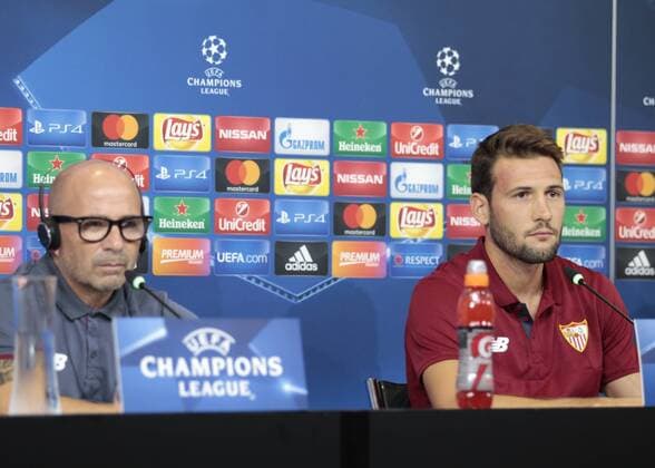 Fußball, CL, FC Sevilla Pressekonferenz September 13, 2016 - Turin, Italy - Jorge Sampaoli and Franco Vazquez during the press conference PK Pressekonferenz before Champions League match between Juventus v Sevilla, in Turin, on September 13, 2016. Press Conference - Juventus v Sevilla  - ZUMAn230