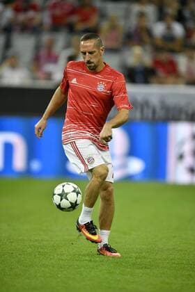 Vor dem Spiel: Auwärmen Franck Ribery FC Bayern München am Ball Champions League CL Gruppenphase FC Bayern München FCB vs FC FK Rostow Rostov 13.09.2016