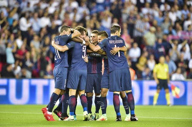 Fußball, CL, Paris St. Germain - FC Arsenal CAVANI Edinson (PSG) - Fussball, Champions League, Paris Saint Germain PSG vs. Arsenal FC - 13 09 2016 JBAutissier Panoramic 