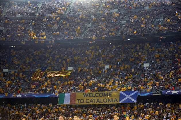 Fußball, CL, FC Barcelona - Celtic Glasgow Barcelona fans show esteladas (Catalan flags) and a banner reading Welcome to Catalonia during the UEFA Champions League 1st journey match beween FC Barcelona Barca and Celtic Glasgow at Camp Nou Stadium in Barcelona, Catalonia, Spain, 13 September 2016. FC BARCELONA VS. CELTIC GLASGOW !ACHTUNG: NUR REDAKTIONELLE NUTZUNG!  BCN001 20160913-636093978910058940