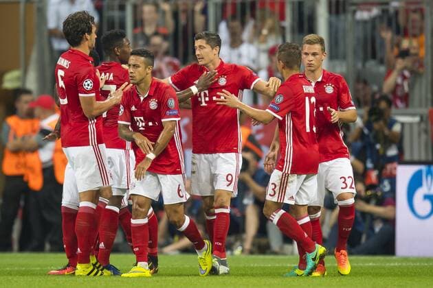 GER, CL Gruppe D, FC Bayern Muenchen (GER) vs FC Rostow (RUS) 13.09.2016, Allianz Arena, Muenchen, GER, CL Gruppe D, FC Bayern Muenchen (GER) vs FC Rostow (RUS) , im Bild Jubel nach dem Tor zum 1-0 durch Robert Lewandowski (FCB 9) mit Mats Hummels (FCB 5) Thiago (FCB 6) Rafinha (FCB 13) Joshua Kimmich (FCB 32) Foto © nordphoto Straubmeier nordphotox xStraubmeier