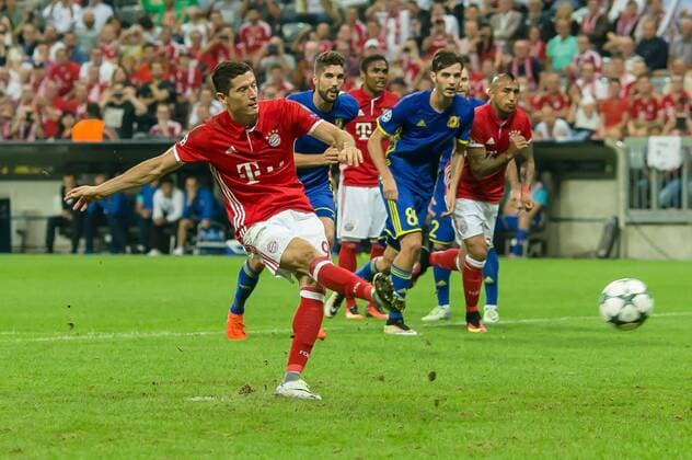 Munich, Germany 13.09.2016, UEFA Champions League - 2016 17 Season, Group D - Matchday 1, FC Bayern Muenchen - FK Rostov, Robert Lewandowski (FCB) 1:0 durch Elfmetrer ( DeFodi048