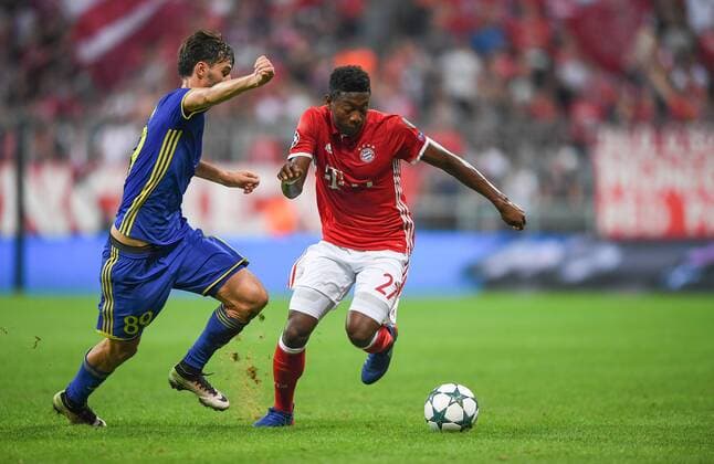 FUSSBALL CHAMPIONS LEAGUE SAISON 2016 2017 GRUPPENPHASE FC Bayern Muenchen - FK Rostow 13.09.2016 Aleksandr Erokhin (li, FC Rostow) gegen David Alaba (re, FC Bayern Muenchen) 