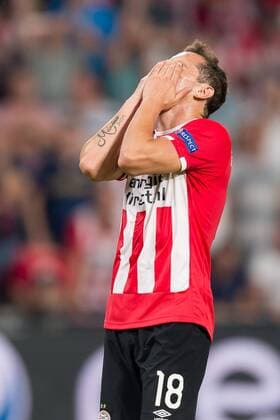 Fußball, CL, PSV Eindhoven - Atletico Madrid Eindhoven, Netherlands 13.09.2016, UEFA Champions League - 2016 17 Season, Group D - Matchday 1, PSV Eindhoven - Club Atletico de Madrid, Andres Guardado (PSV) ( DeFodi001
