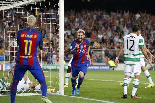 Fußball, CL, FC Barcelona - Celtic Glasgow (L-R) Neymar of FC Barcelona Barca Lionel Messi of FC Barcelona, Cristian Gamboa of Celtic FCduring the UEFA Champions League group C match between FC Barcelona and Celtic on September 13, 2016 at the Camp Nou stadium in Barcelona, Spain. FC Barcelona v Celtic UEFA Champions League 2016 2017 xVIxxIVx 6210637