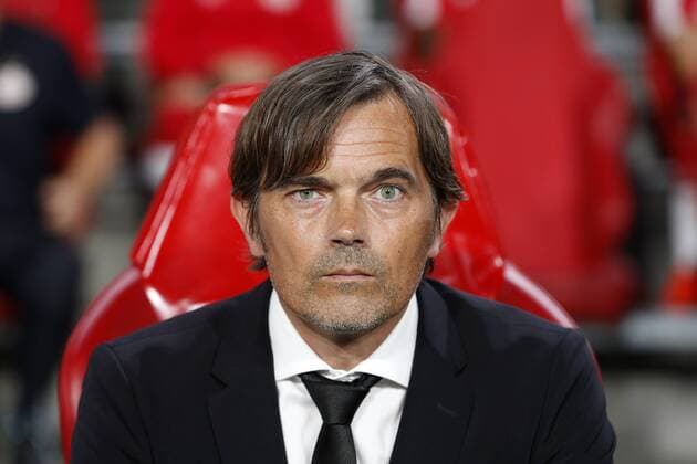 Fußball, CL, PSV Eindhoven - Atletico Madrid Phillip Cocu of PSVduring the UEFA Champions League group D match between PSV Eindhoven and Atletico Madrid on September 13, 2016 at the Philips stadium in Eindhoven, The Netherlands. PSV v Atletico Madrid UEFA Champions League 2016 2017 xVIxJeroenxPutmansxIVx 6210739