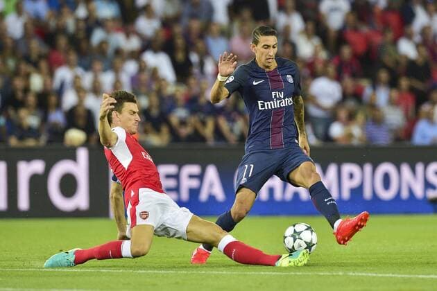Fußball, CL, Paris St. Germain - FC Arsenal DI MARIA Angel (PSG) vs Laurent Koscielny (Arsenal) - Fussball, Champions League, Paris Saint Germain PSG vs. Arsenal FC - 13 09 2016 JBAutissier Panoramic 