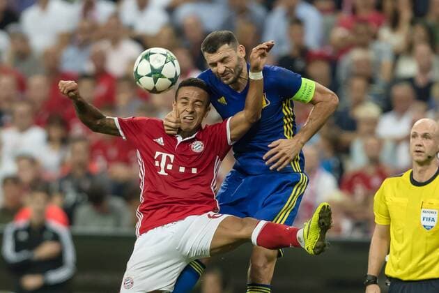 Munich, Germany 13.09.2016, UEFA Champions League - 2016 17 Season, Group D - Matchday 1, FC Bayern Muenchen - FK Rostov, Thiago Alcantara (FCB) gegen Aleksandr Gatskan (FKR) ( DeFodi048