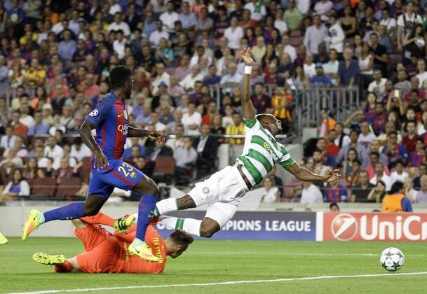 FuÃŸball, CL, FC Barcelona - Celtic Glasgow 13.09.2016. Nou Camp, Barcelona, Spain. UEFA Champions League Football. Barcelona versus Celtic. Moussa Dembele is fouled by the keeper outside the box xAngelxBoludax  ActionPlus11788908