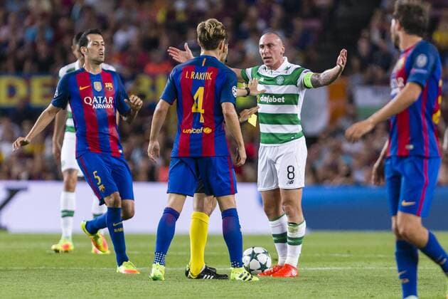 Fußball, CL, FC Barcelona - Celtic Glasgow September 13, 2016 - Barcelona, Catalonia, Spain - Scott Brown and Rakitic during the UEFA Champions League match corresponding to group stage match between FC Barcelona Barca - Celtic FC, played at Camp Nou on 13th Sep 2016 in Barcelona, Spain. FC Barcelona v Celtic FC - UEFA Champions League  - ZUMAn230