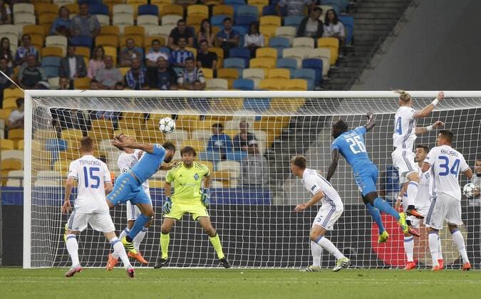 Fußball, CL, Dynamo Kiew - SSC Neapel September 13, 2016 - Kiev, Ukraine - The UEFA Champions League,group B, football match between Dynamo Kyiv and SSC Napoli,at the Olimpiyskiy stadium,in Kiev, Ukraine, 13 September,2016. FC Dynamo Kyiv v SSC Napoli - UEFA Champions League - ZUMAn230