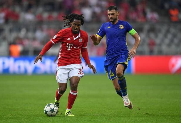 Fußball, CL, Bayern München - FK Rostow FUSSBALL CHAMPIONS LEAGUE SAISON 2016 2017 GRUPPENPHASE FC Bayern Muenchen - FK Rostow 13.09.2016 Renato Sanches (FC Bayern Muenchen) vor Aleksandr Gatskan (FC Rostow) 