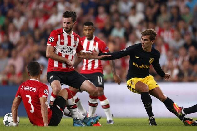 (L-R), Hector Moreno of PSV, Davy Propper of PSV, Diego Godin of Club Atletico de Madridduring the UEFA Champions League group D match between PSV Eindhoven and Atletico Madrid on September 13, 2016 at the Philips stadium in Eindhoven, The Netherlands. PSV v Atletico Madrid UEFA Champions League 2016 2017 xVIxJeroenxPutmansxIVx 6211717