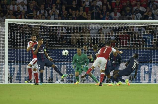 Fußball, CL, Paris St. Germain - FC Arsenal Alexis ( Arsenal ) - Alphonse Areola ( PSG ) - Fussball, Champions League, Paris Saint Germain PSG vs. Arsenal FC - 13 09 2016 FedericoPestellini Panoramic 