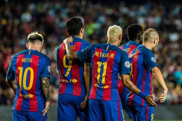 Fußball, CL, FC Barcelona - Celtic Glasgow September 13, 2016 - Barcelona, Catalonia, Spain - FC Barcelona Barca forward SUAREZ celebrates a goal with teammates during the Champions League match against Celtic FC at the Camp Nou stadium in Barcelona FC Barcelona 7:0 Celtic FC - Champions League - ZUMAo105