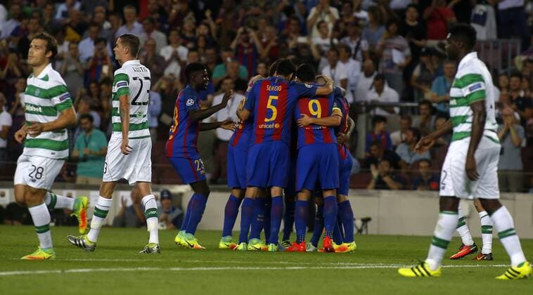 Fußball, CL, FC Barcelona - Celtic Glasgow Champions League match between FC Barcelona and Celtic FC. In this picture, Barcelona s players celebrate after scoring. xFRANCESCxADELANTADOx 