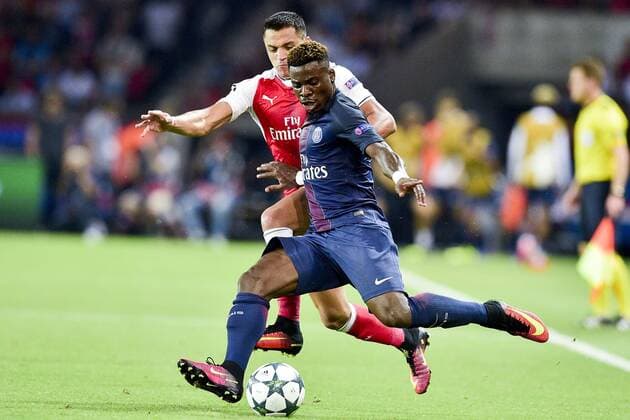 AURIER Serge (PSG) vs Alexis (Arsenal) FOOTBALL : Paris St. Germain Paris St. Germain (PSG) vs Arsenal FC London FC London - Champions League - 13 09 2016 JBAutissierx 