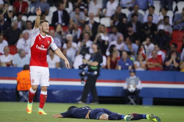 Edinson Roberto Paulo Cavani Gomez (psg) (El Matador) (El Botija) (Florestan) au sol, Shkodran Mustafi (Arsenal FC) FOOTBALL : Paris St. Germain (PSG) vs Arsenal FC London Football Club - UEFA Champions League - 13 09 2016 StephaneAllamanx 
