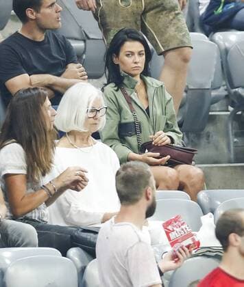 Anna, Frau von Robert LEWANDOWSKI, BVB 9 ,Manuel Neuer Mutter Marita FC BAYERN MUENCHEN - FK ROSTOW 5-0 Gruppnphase, Fussball UEFA Champions League, Muenchen, 13.09.2016 CL Saison 2016 2017