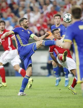Thiago ALCANTARA, FCB 6 Zweikampf , Aktion um den Ball gegen Aleksandar GATSKAN FC BAYERN MUENCHEN - FK ROSTOW 5-0 Gruppnphase, Fussball UEFA Champions League, Muenchen, 13.09.2016 CL Saison 2016 2017