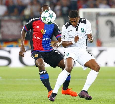 13.09.2016 St Jakob Park Basel , SCHWEIZ , Saison 2016 2017 Herren Fussball Champions League FC Basel - Ludogorets Adama Traore (li,FC Basel) gegen Virgil Misidjan (Razgrad) 