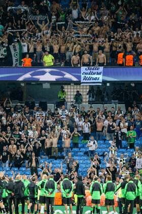 Monchengladbach fans, SEPTEMBER 13, 2016 - Football Soccer : Borussia Monchengladbach fans greet the team after the match has been postponed during the UEFA Champions League Group Stage match between Manchester City and Borussia Monchengladbach at Etihad Stadium in Manchester, England. Noxthirdxpartyxsales  (mdga011854)